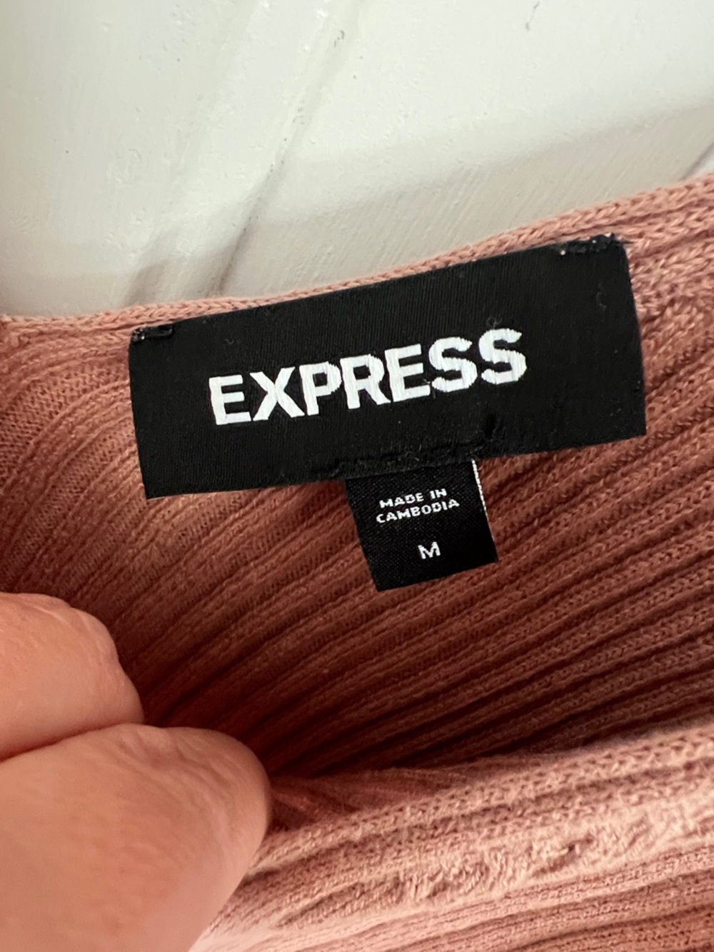 Express Ribbed Button-Front Tank Top in Dusty Rose - Picture 2 of 3